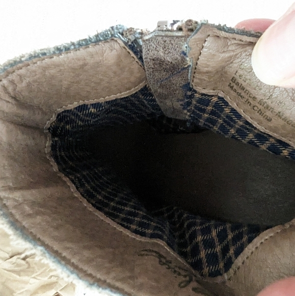 Sbicca Marimba Suede Leather Fringe Ankle Boots 8 Taupe Gray Brown Boot - Picture 13 of 15